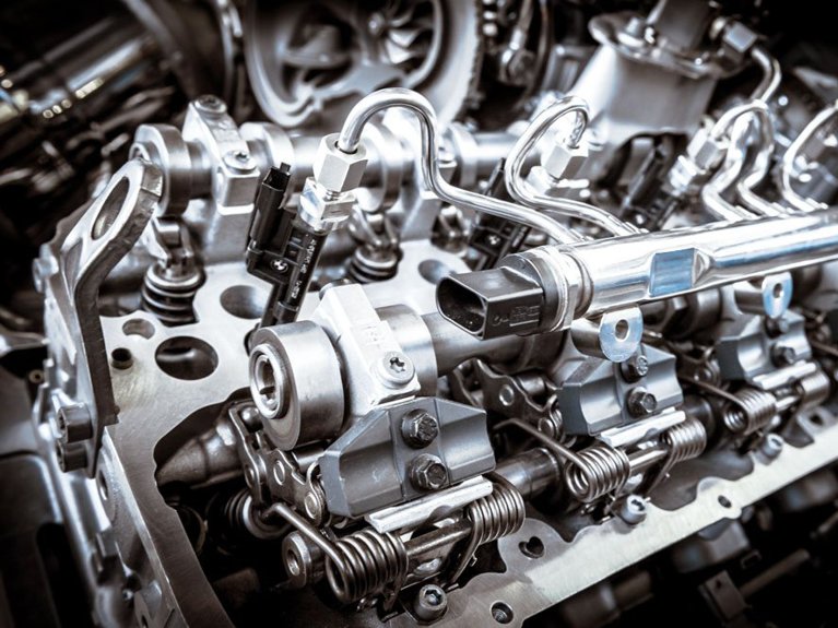 csm_febi_car_image_engine_components_lubricantes_cools_protects_767x575_6c86f264a0